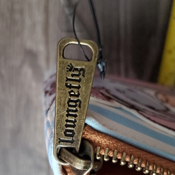 Disney Loungefly Wallet - Dumbo Stripes Brand New - Picture 2 of 9